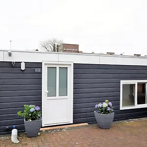 Beautiful Houseboat With Terrace Jacuzzi Botel